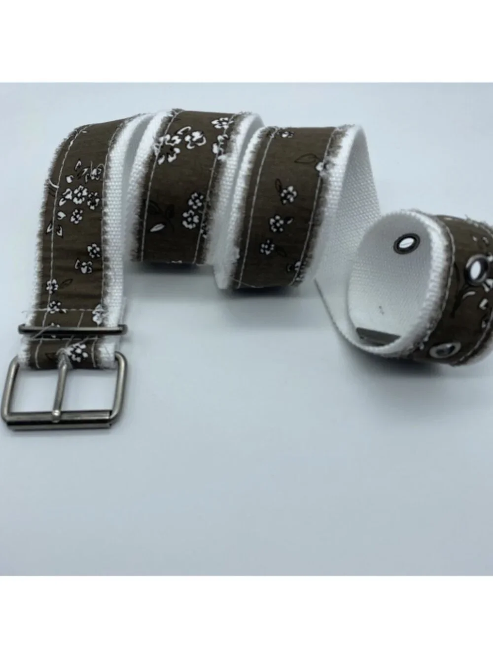 Unbranded White Brown Floral Woven Canvas Belt Women’s Size L 40”